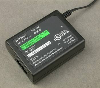 Зарядное устройство сетевое Sony 5V 1.5A PSP-380